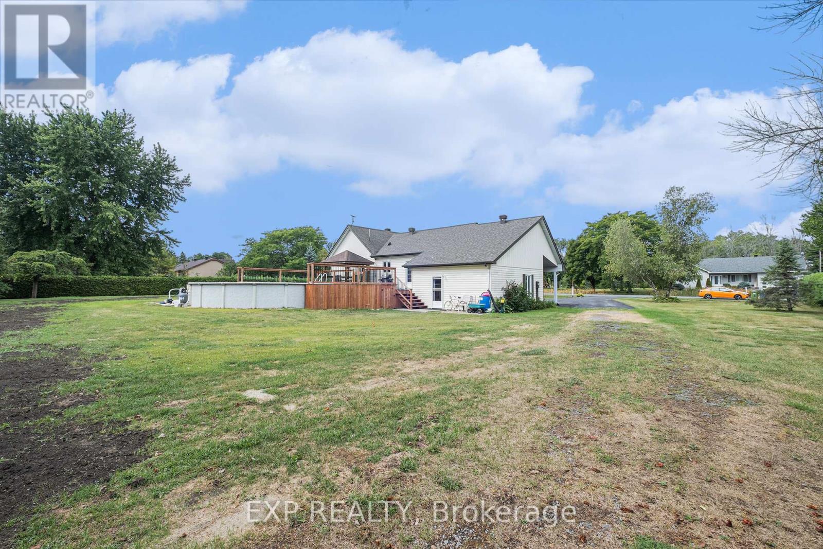 16 LANDRIAULT AVENUE