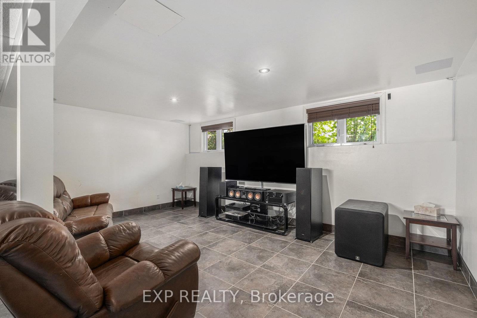 16 LANDRIAULT AVENUE