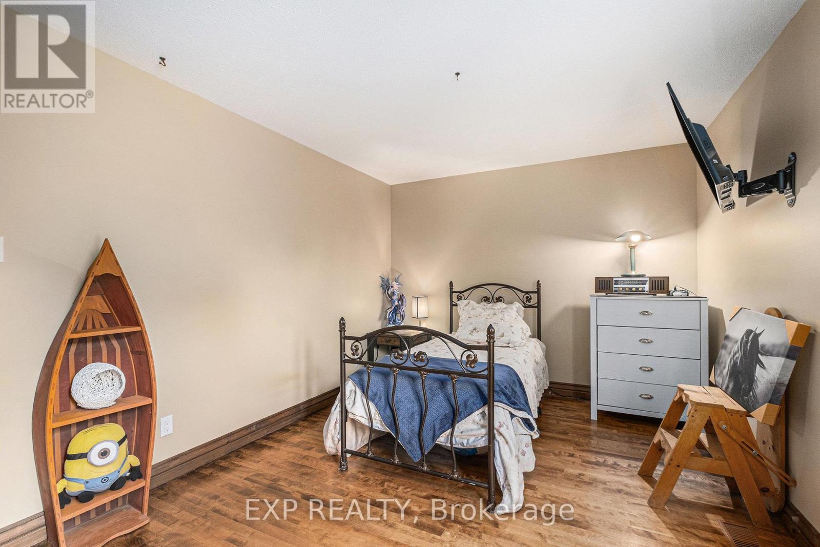 16 LANDRIAULT AVENUE