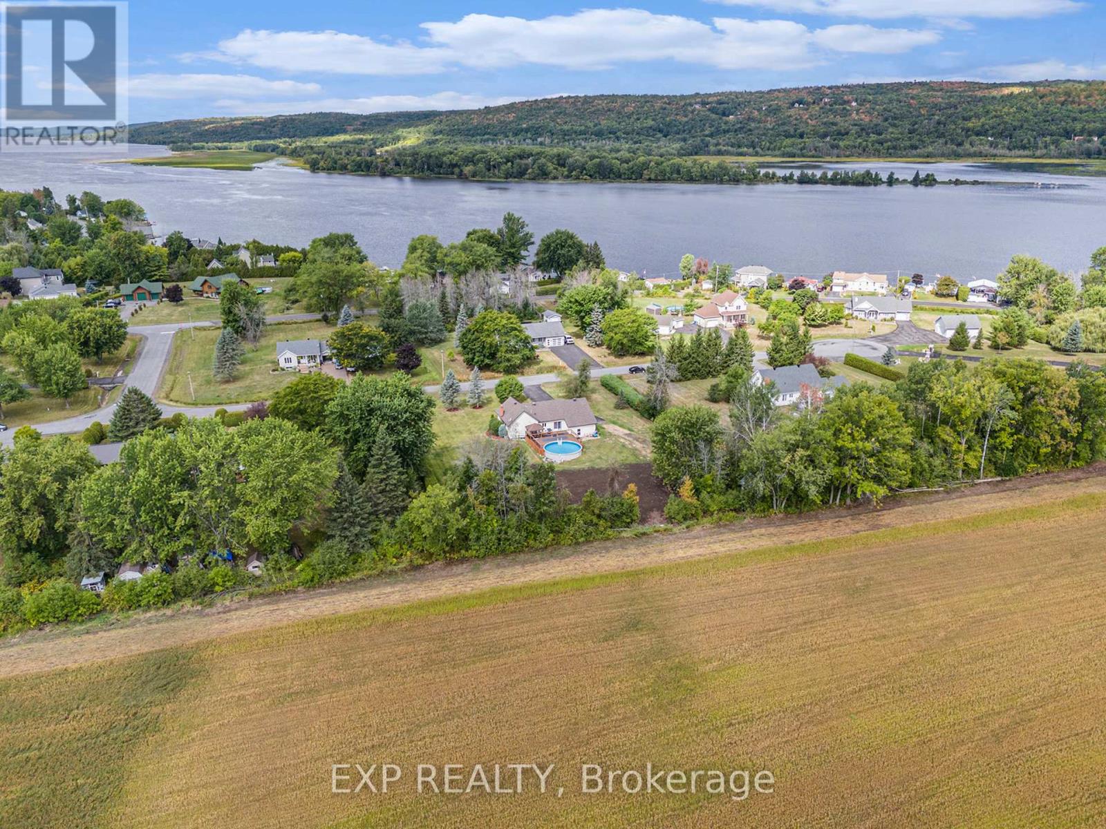 16 LANDRIAULT AVENUE