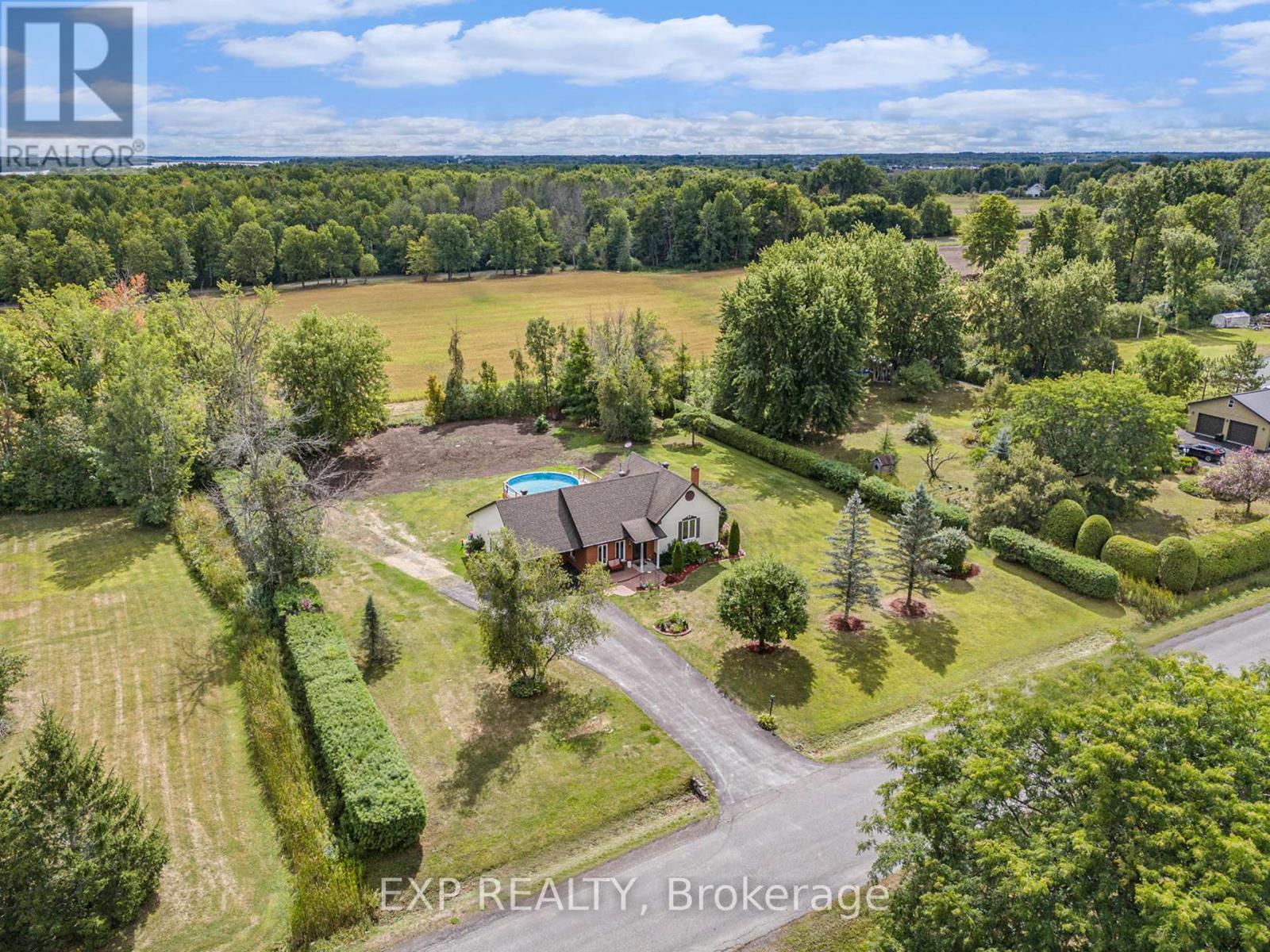 16 LANDRIAULT AVENUE