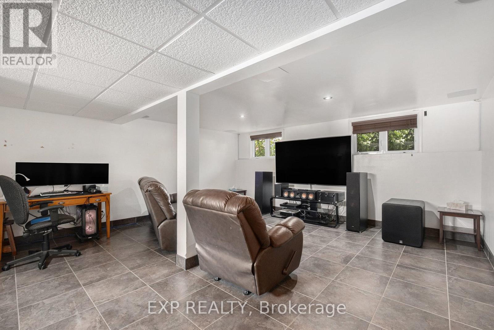 16 LANDRIAULT AVENUE