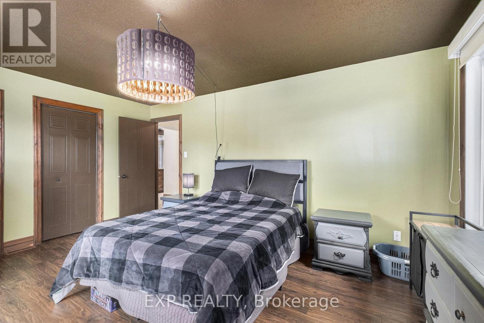 16 LANDRIAULT AVENUE