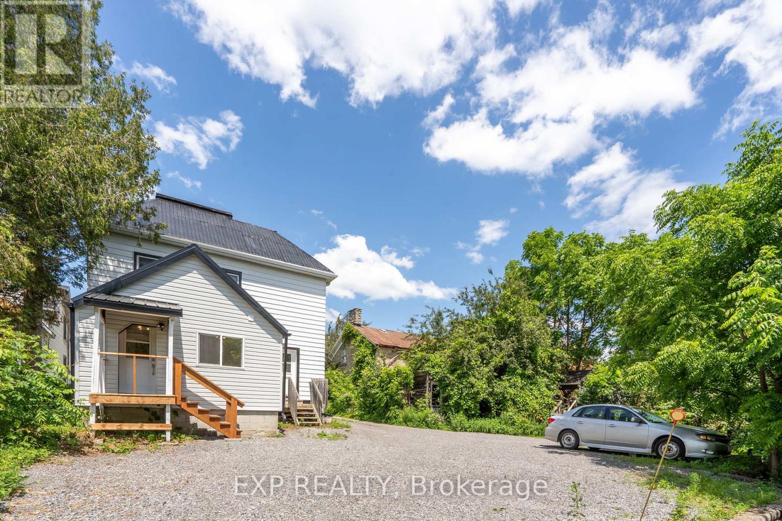 14-16 CLOTHIER STREET W