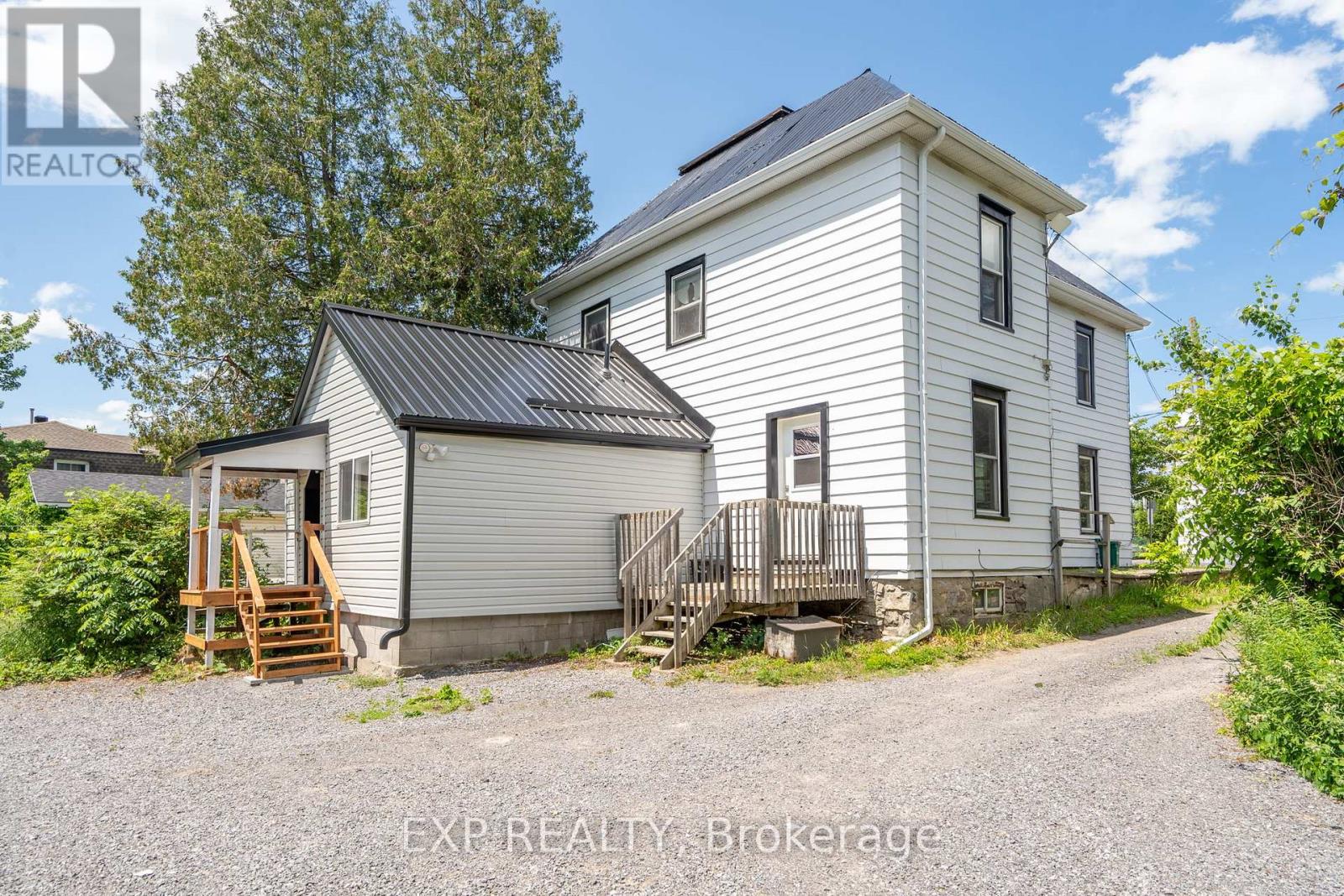 14-16 CLOTHIER STREET W