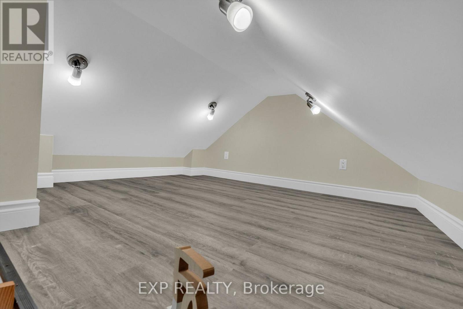 14-16 CLOTHIER STREET W