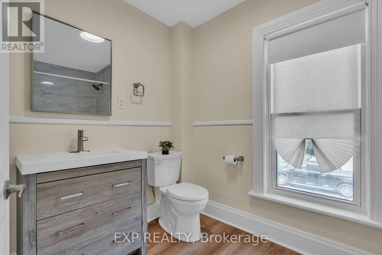 14-16 CLOTHIER STREET W