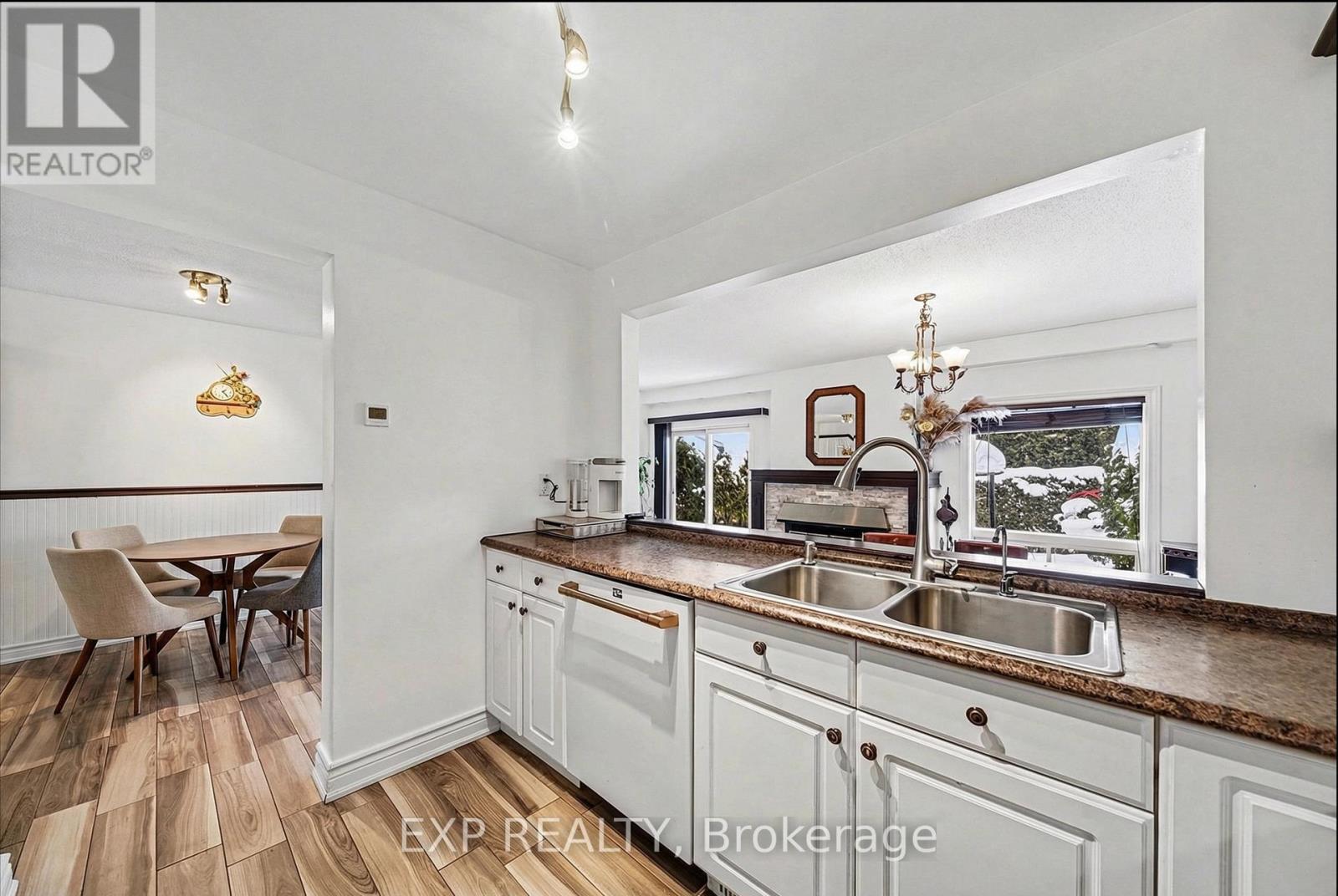 100 - 1145 D'ERABLE PLACE