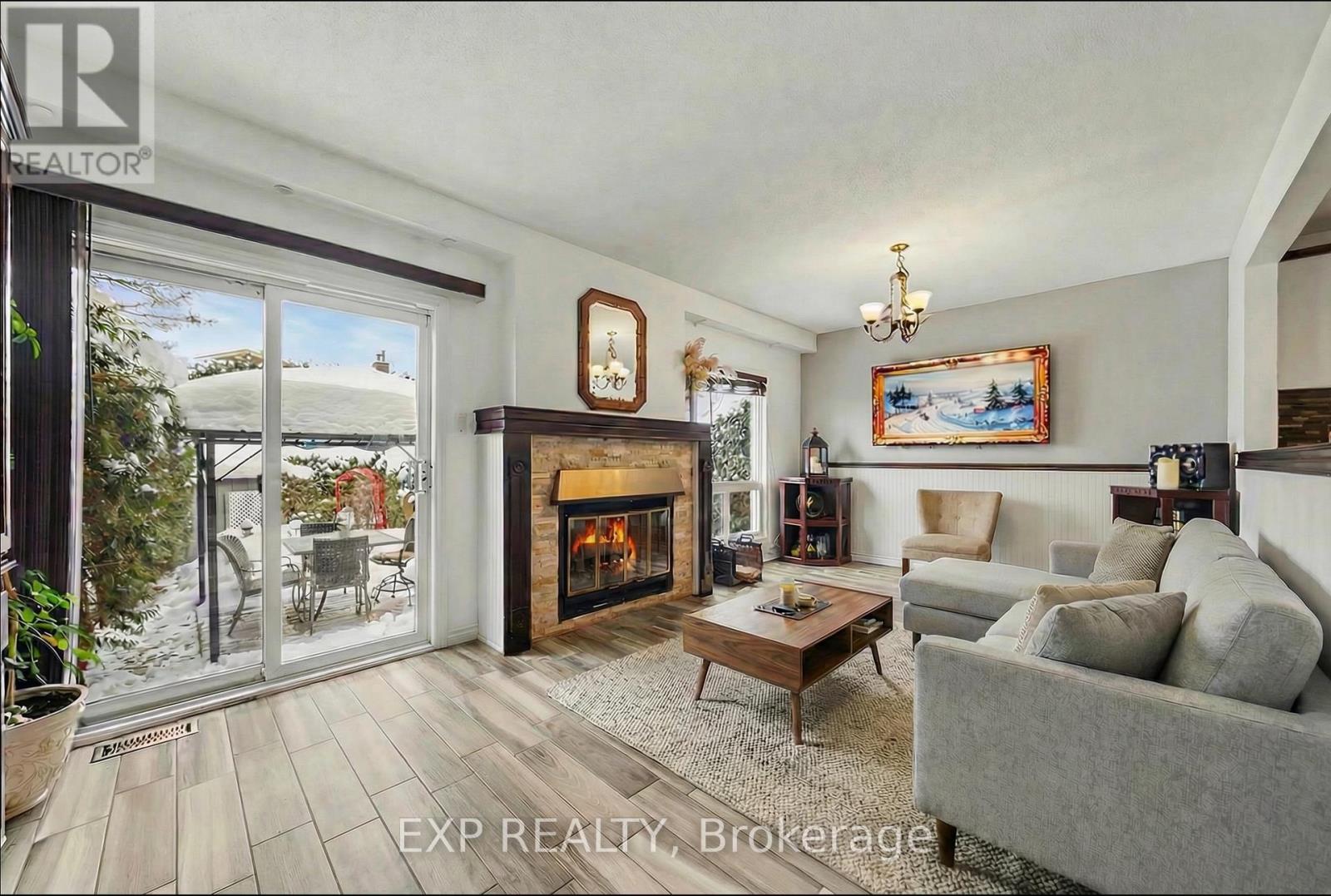 100 - 1145 D'ERABLE PLACE