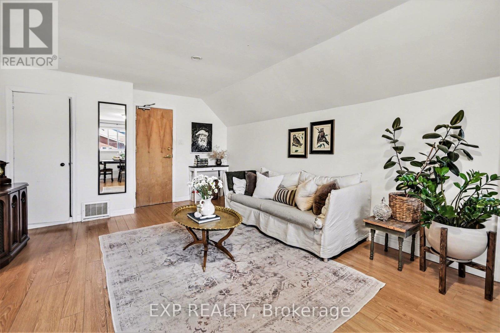 42 WARREN AVENUE