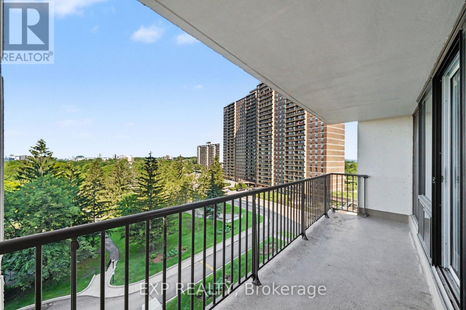 802 - 665 BATHGATE DRIVE