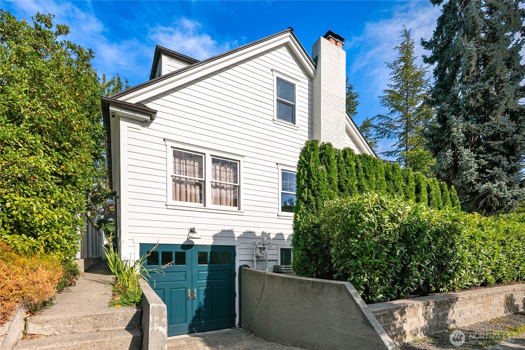 2400 E Louisa Street