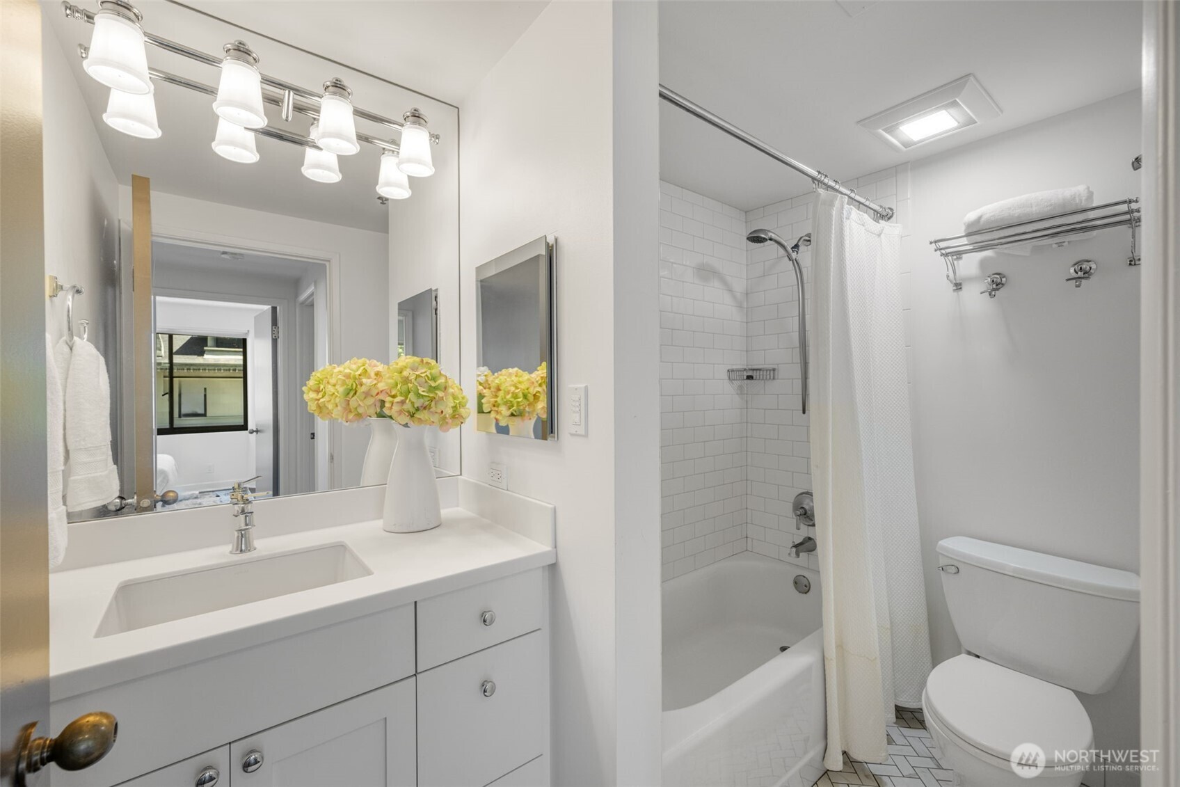 1120 Spring Street Unit: 202