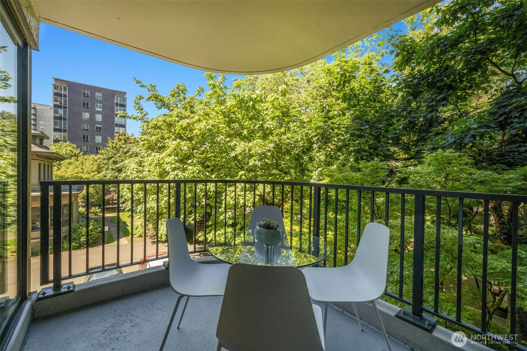 1120 Spring Street Unit: 202