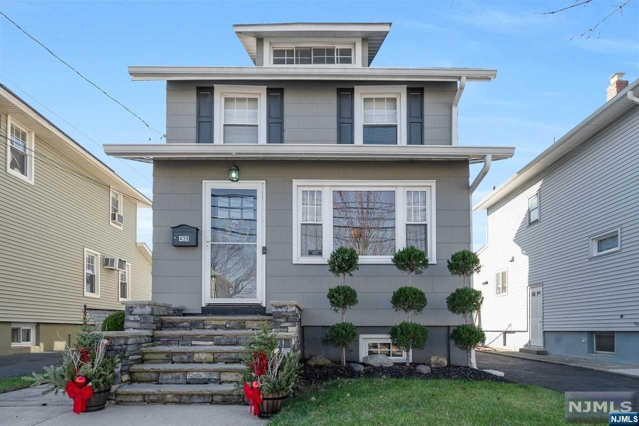 438 Lake Avenue