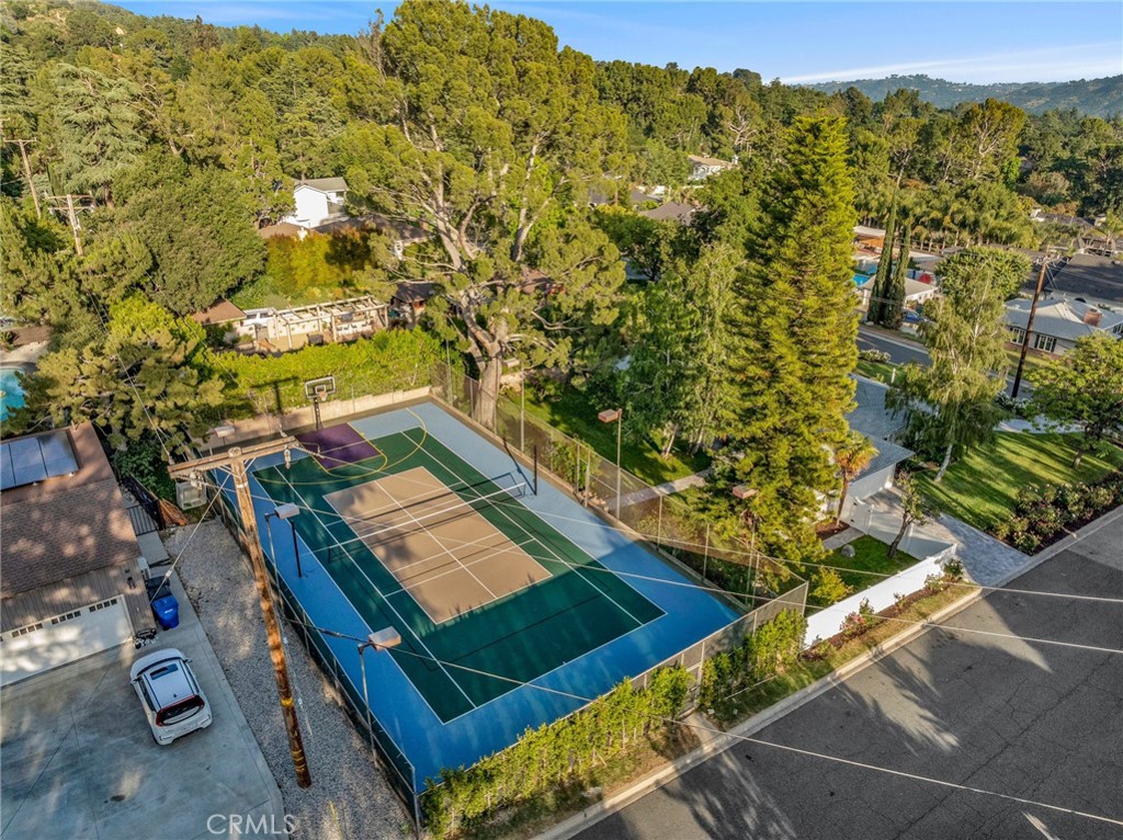 2145 Los Amigos Street