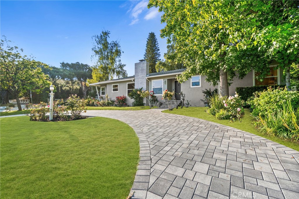 2145 Los Amigos Street