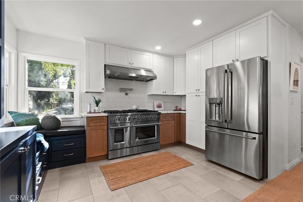 2145 Los Amigos Street