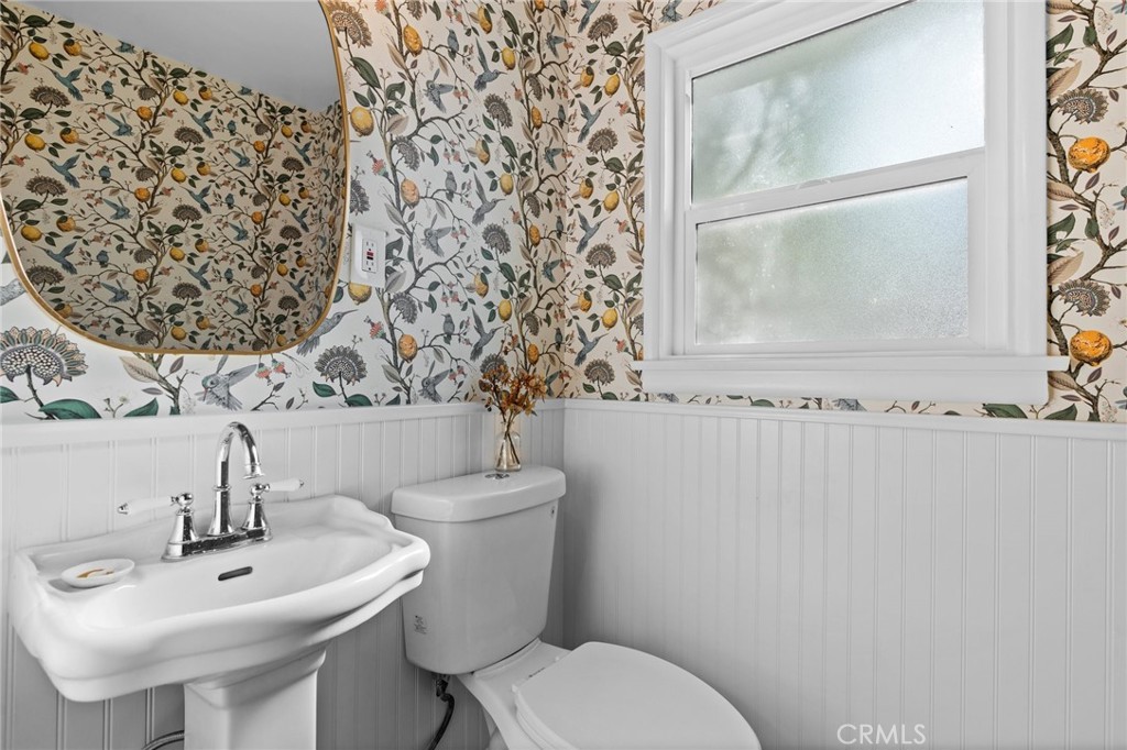 2145 Los Amigos Street