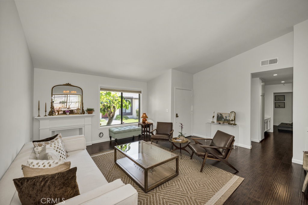 286 W Montecito Avenue M