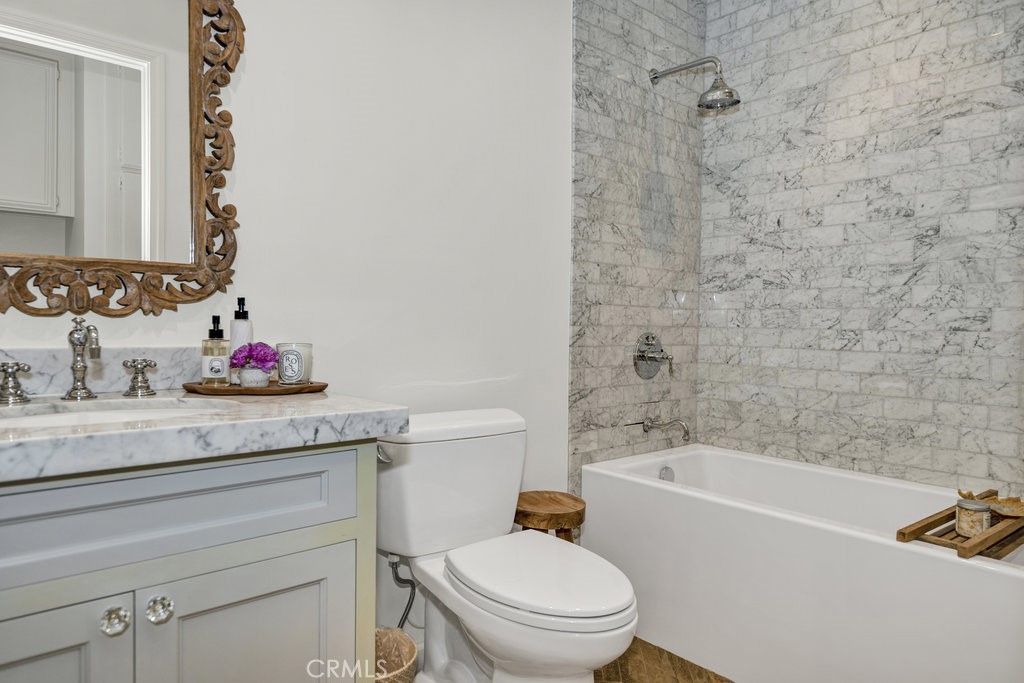 286 W Montecito Avenue M