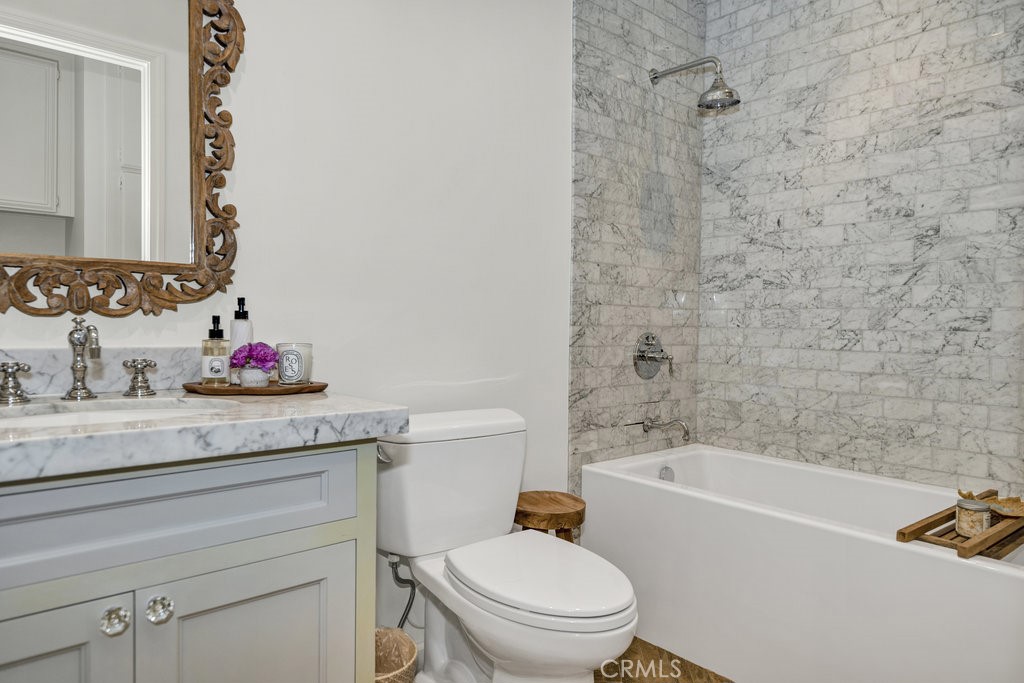 286 W Montecito Avenue M