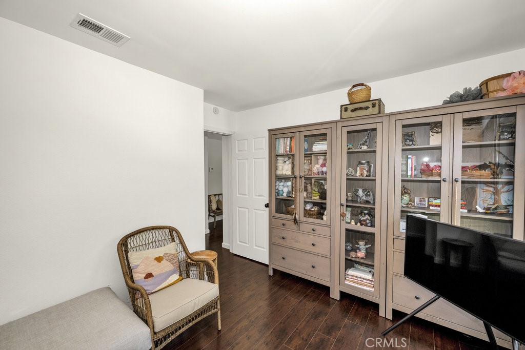 286 W Montecito Avenue M