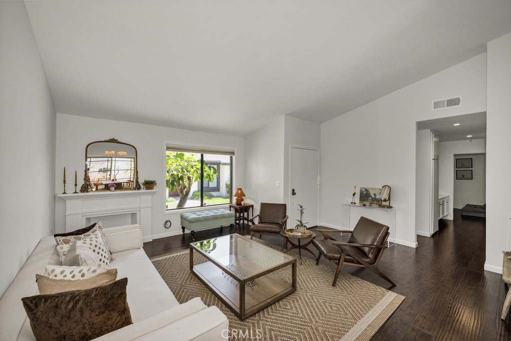 286 W Montecito Avenue M