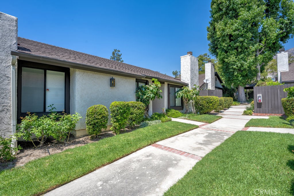 286 W Montecito Avenue M