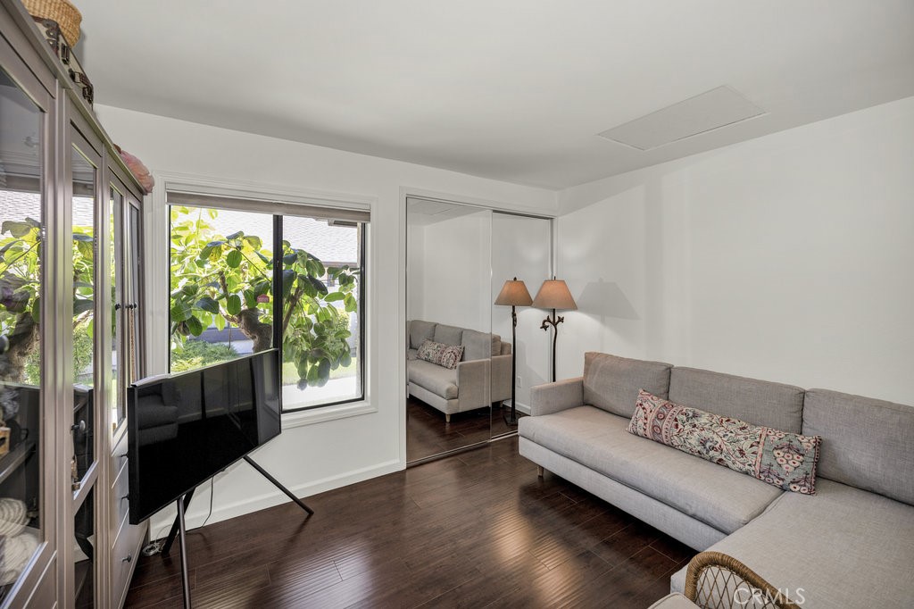 286 W Montecito Avenue M