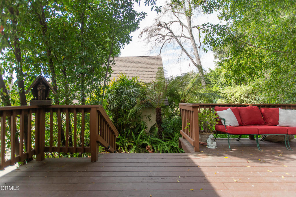 885 N Holliston Avenue