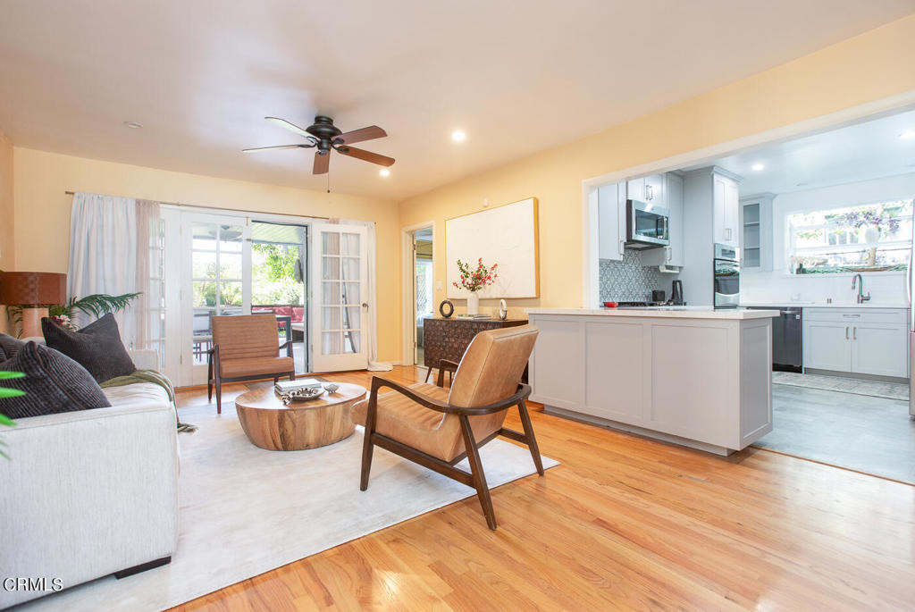 885 N Holliston Avenue