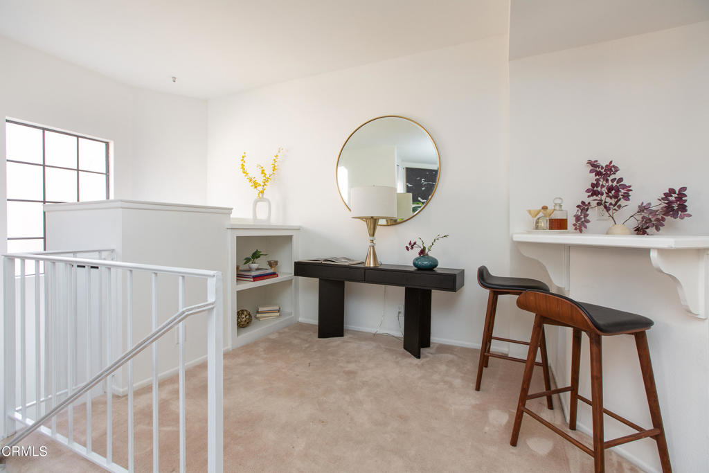 2249 Montrose Avenue 10