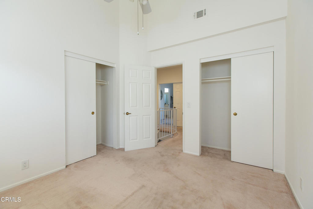 2249 Montrose Avenue 10