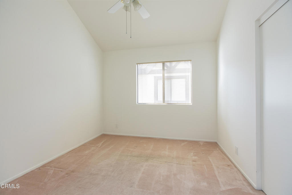 2249 Montrose Avenue 10