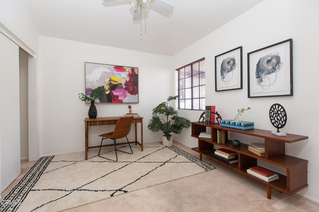 2249 Montrose Avenue 10