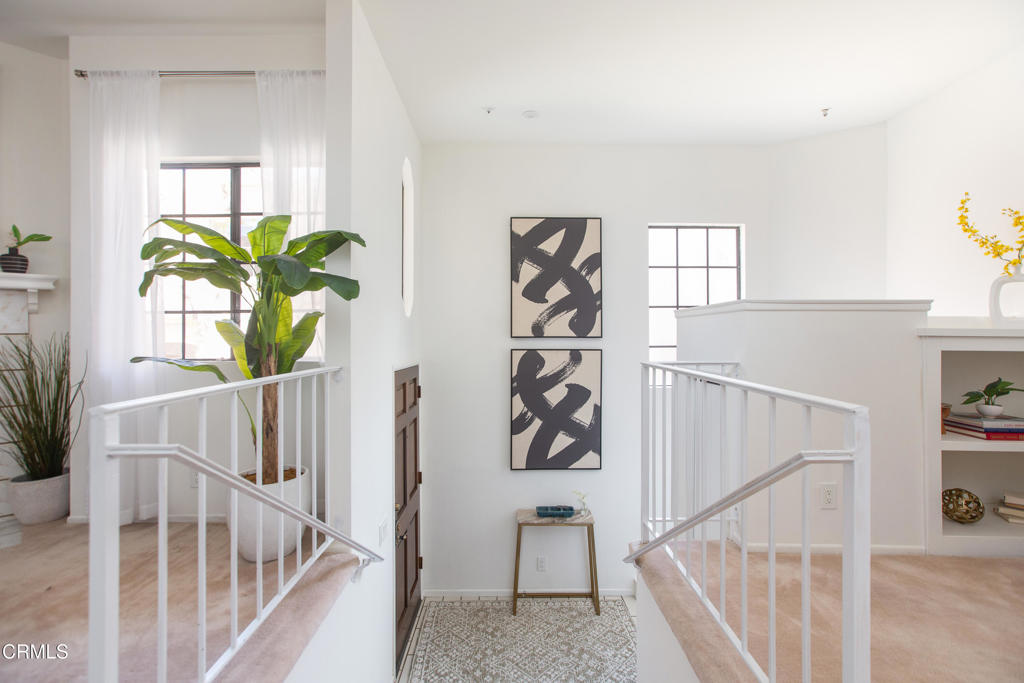 2249 Montrose Avenue 10