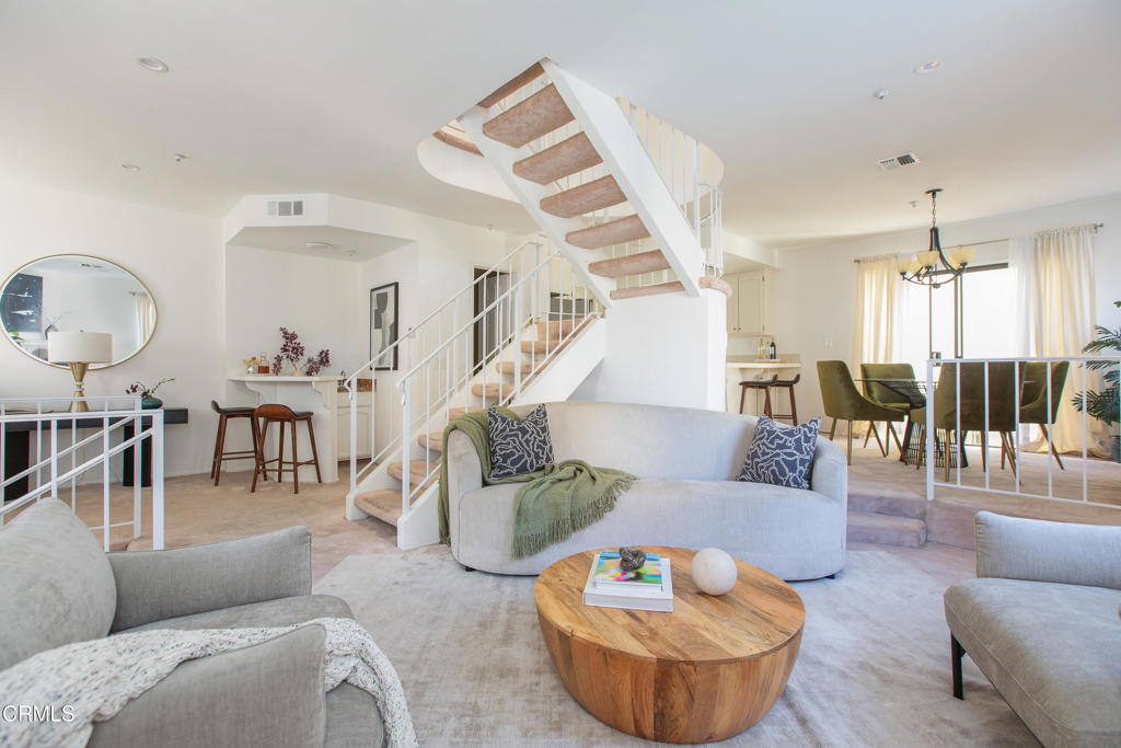 2249 Montrose Avenue 10