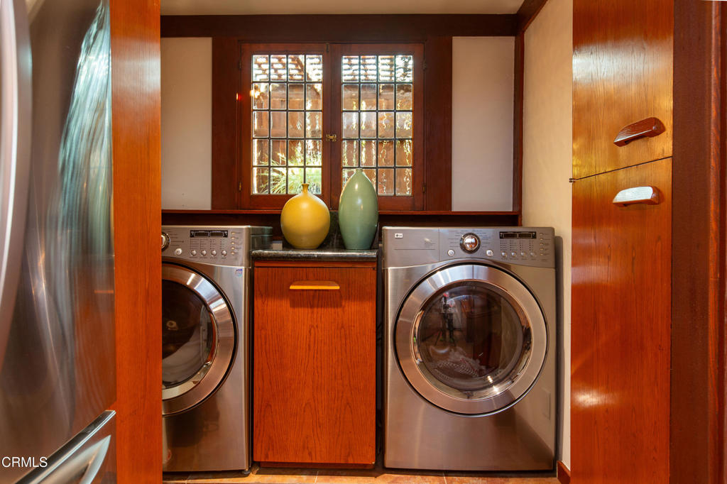 3880 Clayton Avenue W