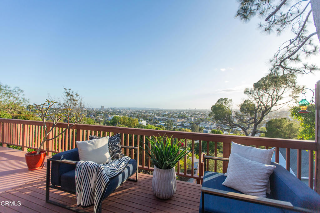 3880 Clayton Avenue W