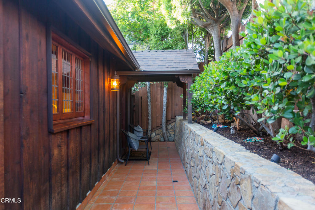 3880 Clayton Avenue W