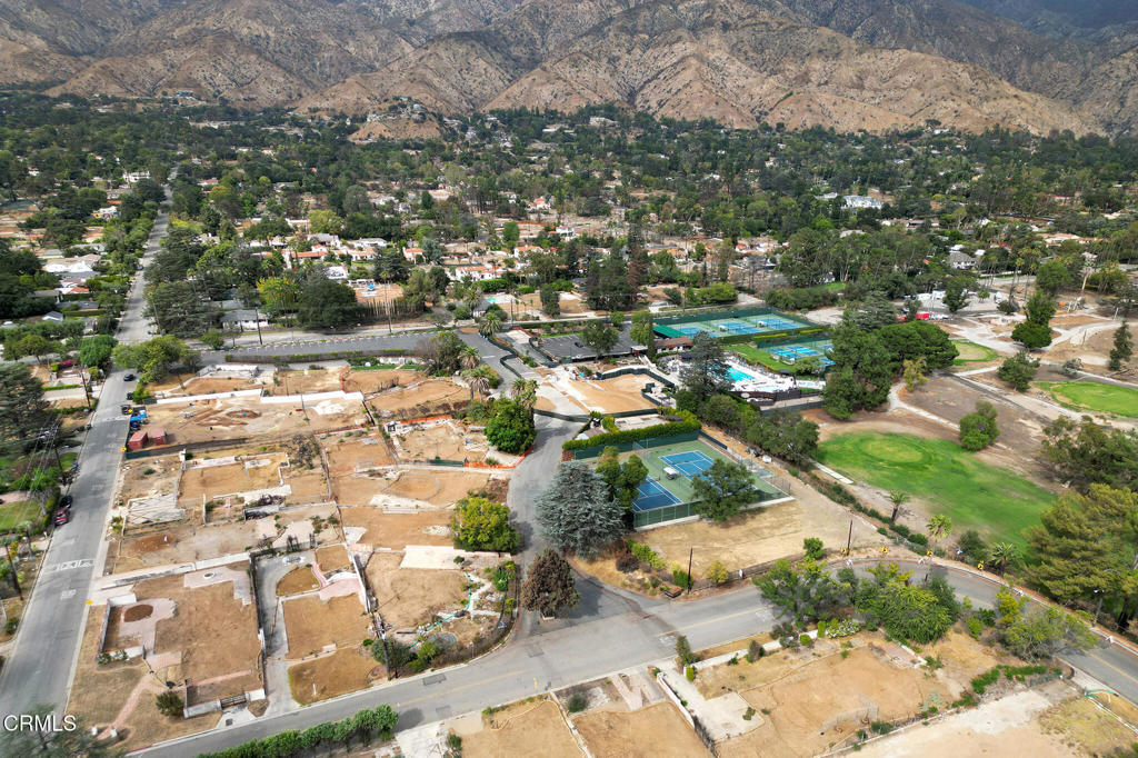 1370 E Calaveras Street