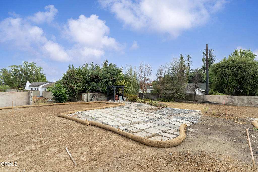 1370 E Calaveras Street