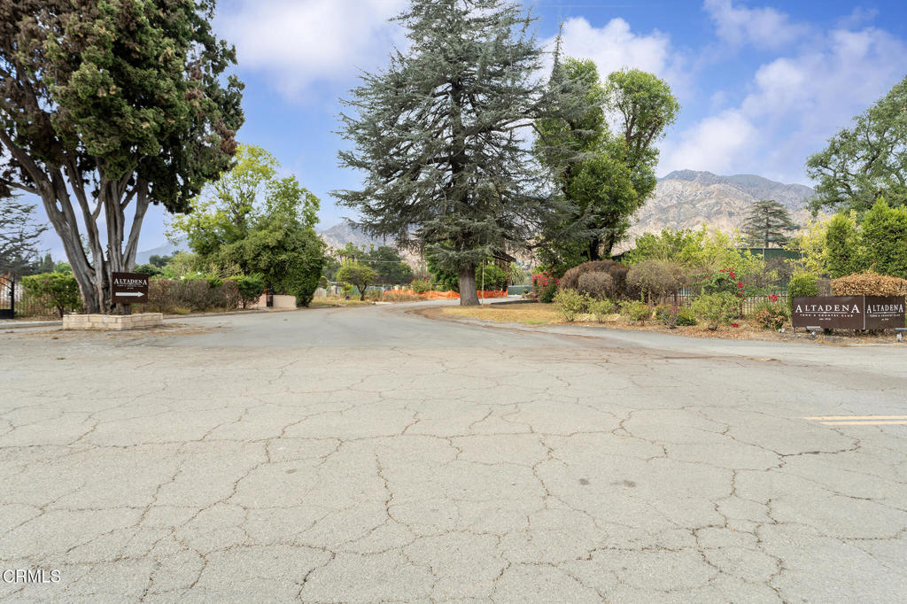 1370 E Calaveras Street