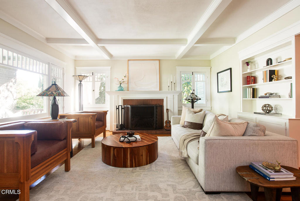 675 S El Molino Avenue