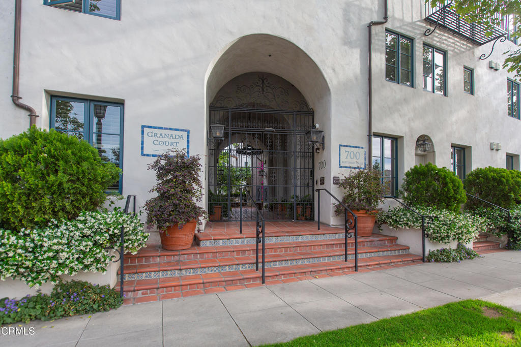 700 E Union Street 302