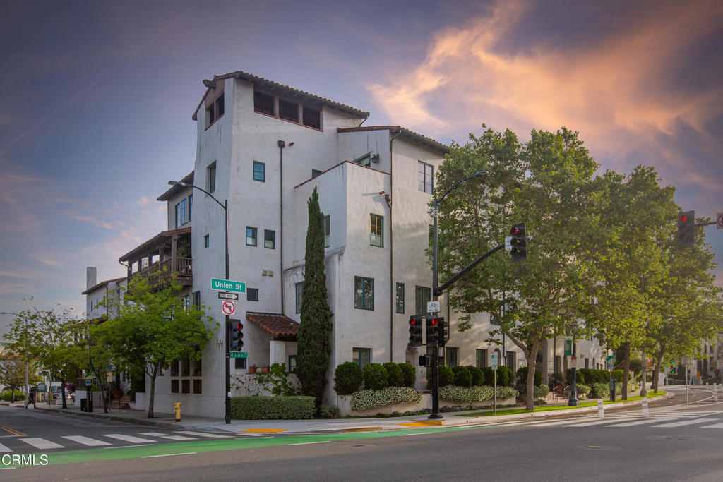 700 E Union Street 302