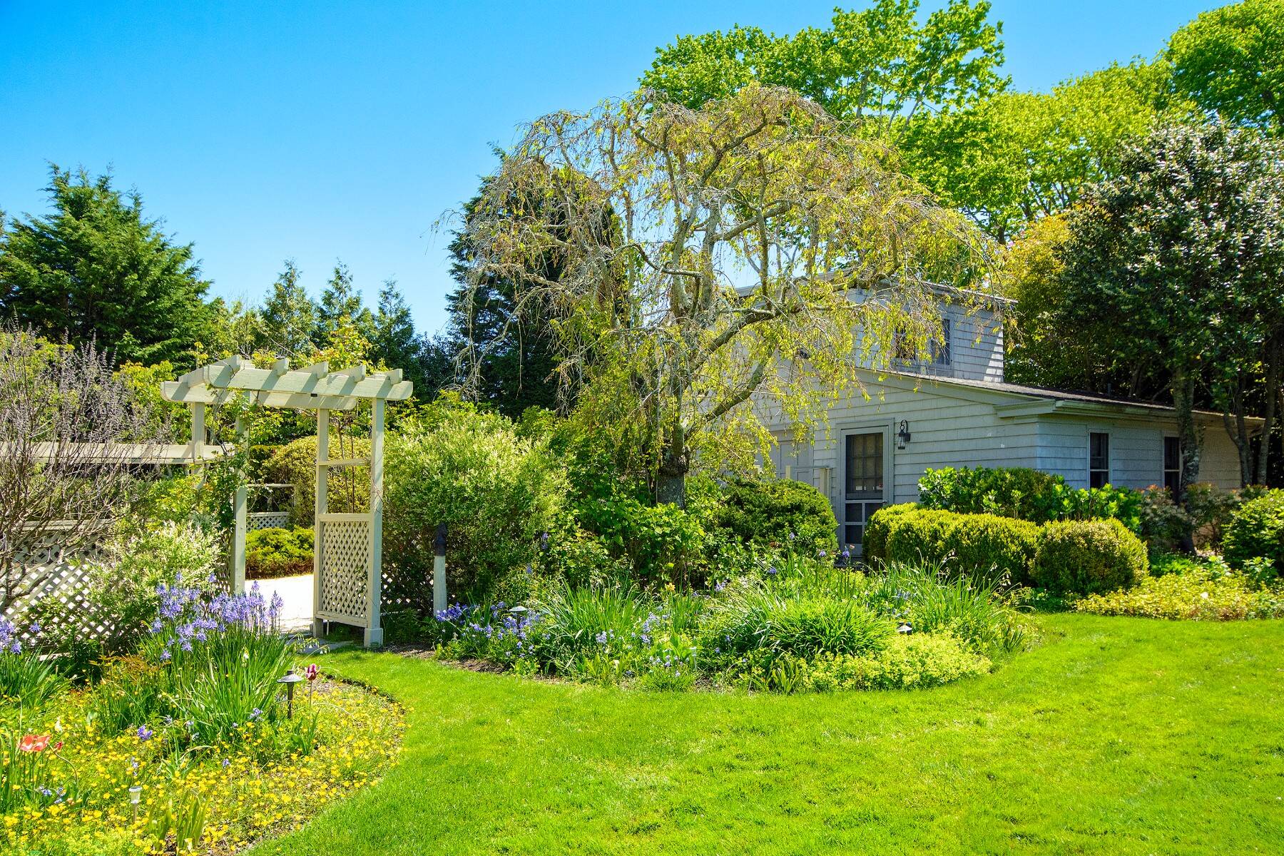 543 HALSEY NECK LN 