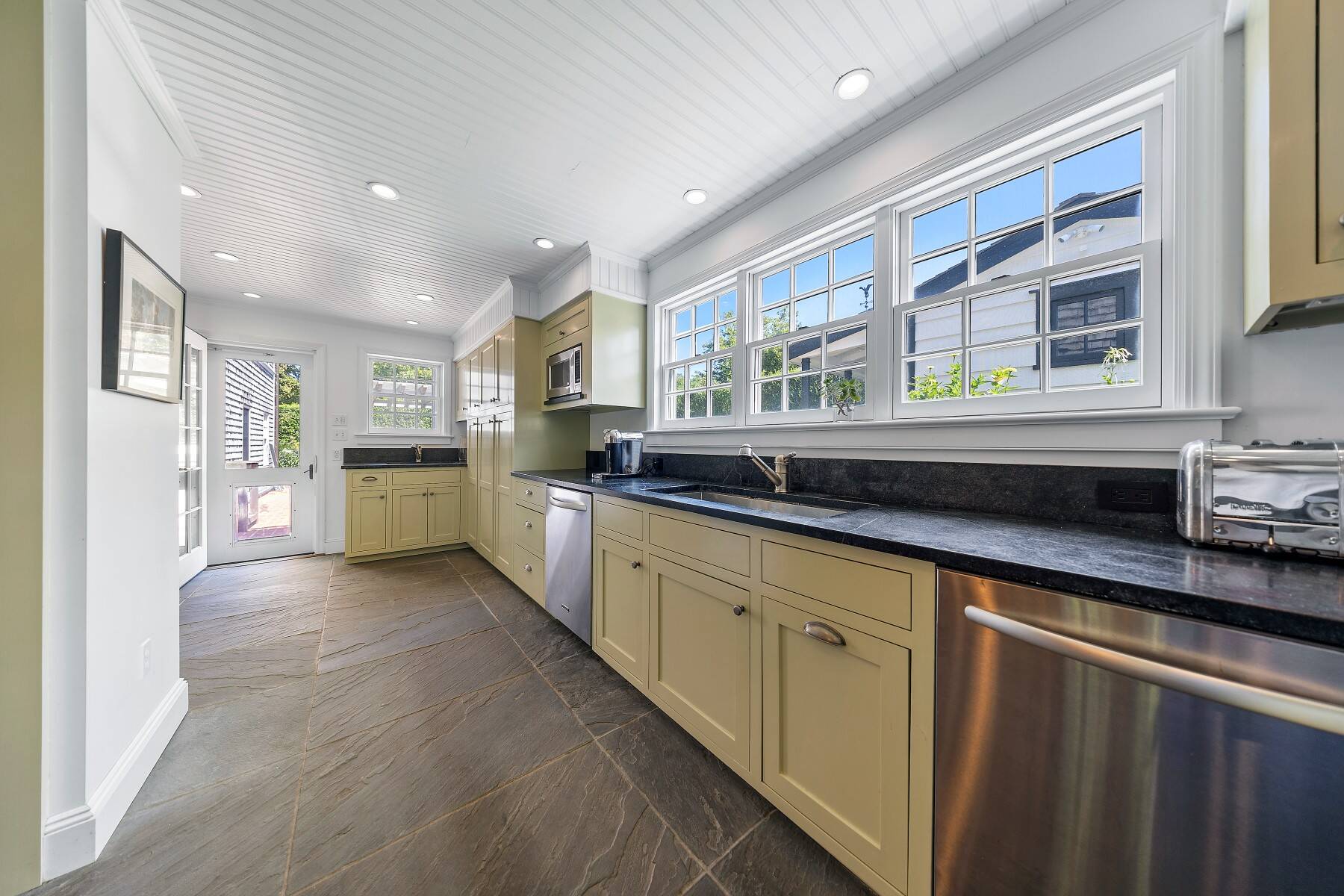 Gin Lane Carriage House With Deeded Ocean Access