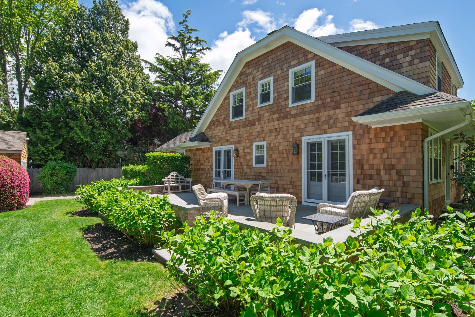 210 Little Plains Rd 